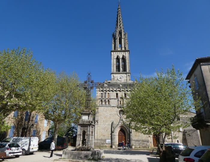 Banne Kirche von vorne