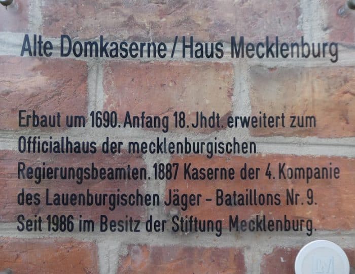 Domkaserne0