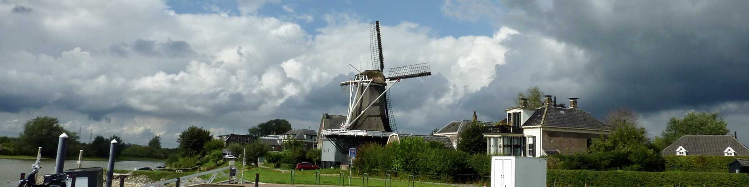 Mühle-bei-Veesen-an-der-Ijssel-Provinz-Gelderland-Niederlande